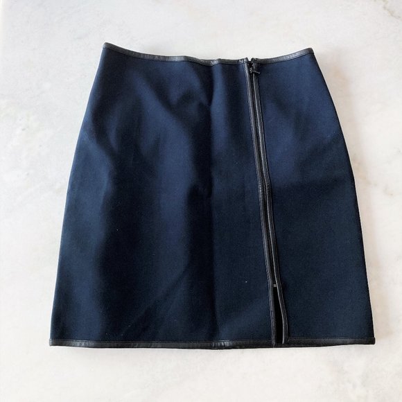 Like new! Club Monaco navy skirt, black piping leather trim side zipper (size 8) - Picture 1 of 5
